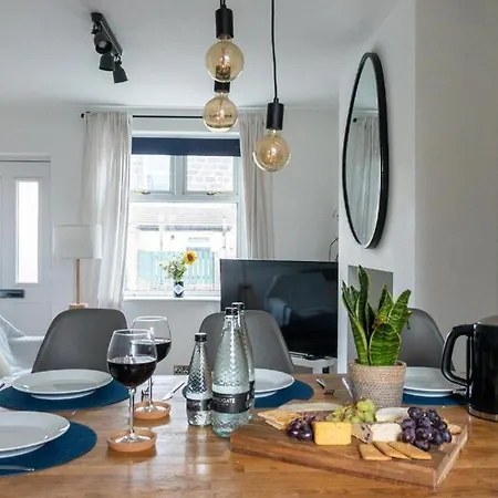 Elmwood - Business Stays, Relocation, Leisure - Central With Free Parking Apartman
